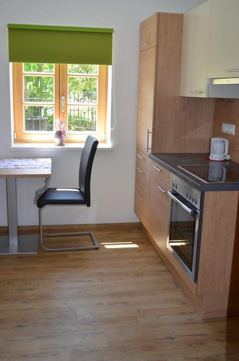 Day, Kitchen or kitchenette