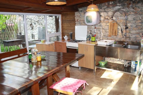 BBQ facilities, Coffee/tea facilities, Kitchen or kitchenette, Seating area, Dining area