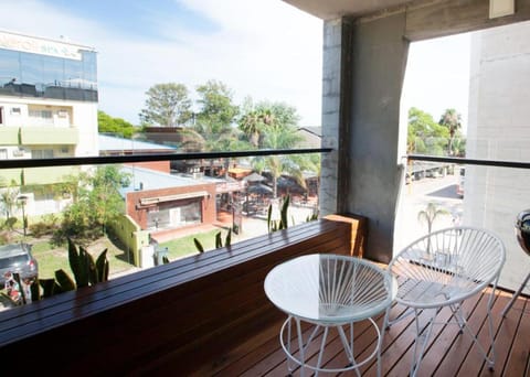 Balcony/Terrace, Street view