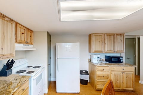 Sakina’s Paradise Three House in Newport