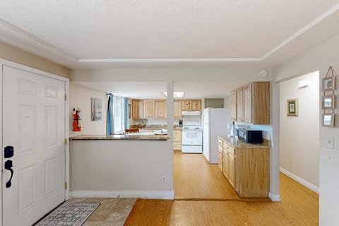 Sakina’s Paradise Three House in Newport