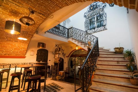 Property building, Patio, Restaurant/places to eat