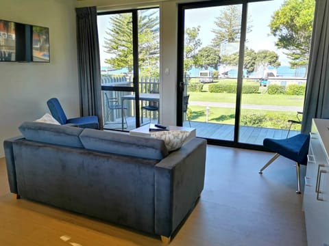 Waikanae Beach Ocean View Apartments Apartment hotel in Gisborne