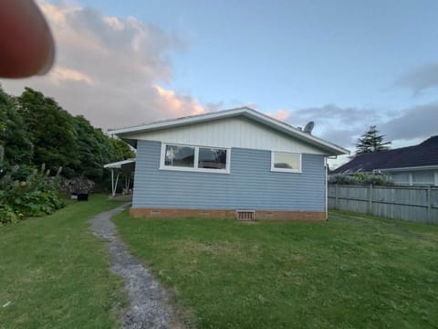 3 Bedroom House, 30 Laurel St, Mt Albert, Auckland House in Auckland