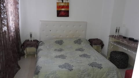 Furnished Short Stay Apartment In Tunis Condominio in Tunis