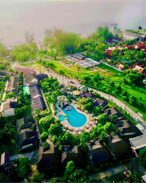 Natural landscape, Bird's eye view, Pool view, Swimming pool