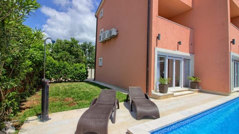 Wonderful villa Katarina with heated pool and jacuzzy sea view Villa in Medulin