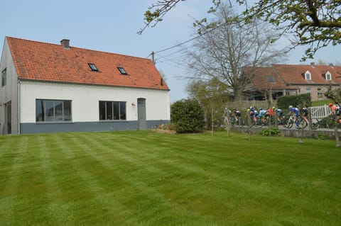 De Bossenaarshoeve House in Flanders