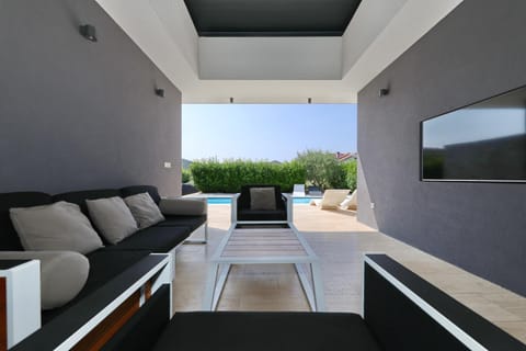 Communal lounge/ TV room, TV and multimedia, Balcony/Terrace, Seating area