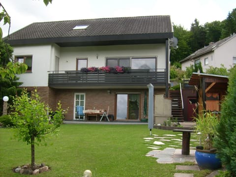 Facade/entrance, Garden, Garden, Balcony/Terrace