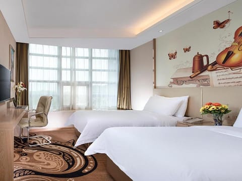Vienna Hotel (East Plaza of WuHan High-Speed Railway Station) Hotel in Wuhan