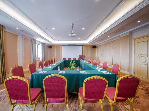 vienna hotel (HuaZhong Agricultural University in South Lake Store) Hotel in Wuhan