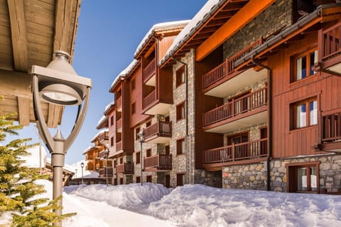 Property building, Neighbourhood, Winter