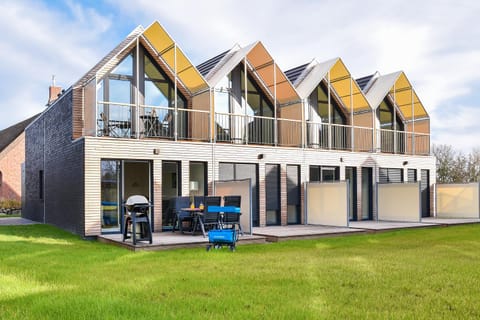 BBQ facilities, Balcony/Terrace, Garden view