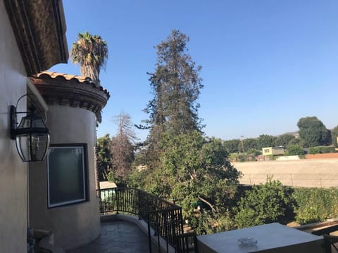 Luxurious Upper 3 BD in Culver City with POOL ,HOT SPA Apartamento in Culver City