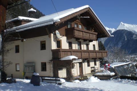 Facade/entrance, Winter