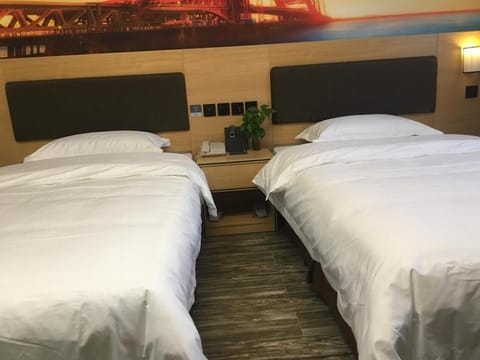 Thank Inn Plus Hotel Hubei Jingzhou City Jingzhou District Railway Station Hotel in Hubei