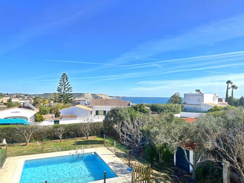 Pool view, Sea view