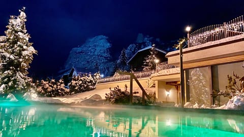 Property building, Winter, Hot Tub, Swimming pool