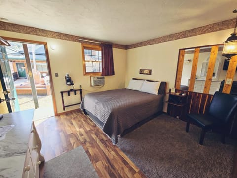 Cedar Wood Inn Hotel in Deadwood