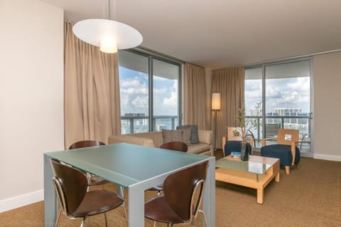 Ocean View 25th floor at Marenas Beach Resort by AmmosFL Condominio in Sunny Isles Beach
