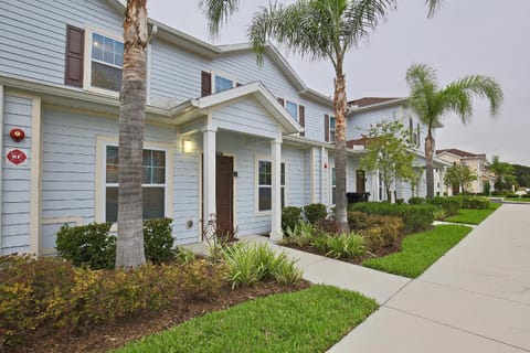 Amazing Townhouse In Gated Community 10' To Disney! House in Four Corners