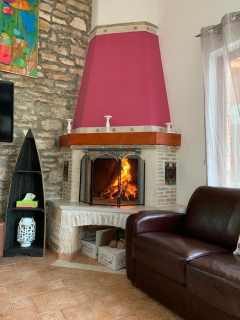 Communal lounge/ TV room, Living room, Seating area