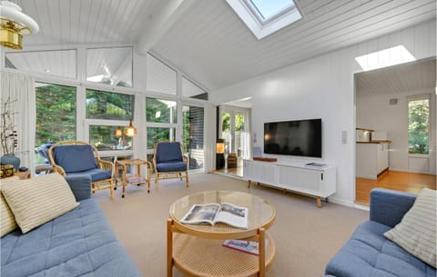 3 Bedroom Beautiful Home In Henne House in Henne Kirkeby