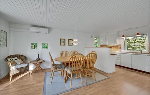 3 Bedroom Beautiful Home In Henne Maison in Henne Kirkeby
