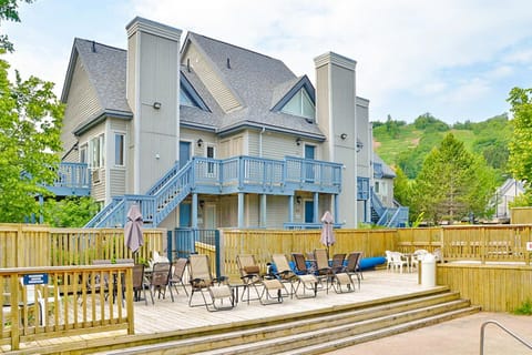 Condo 413 at North Creek Resort by Vacasa Apartment in Grey Highlands