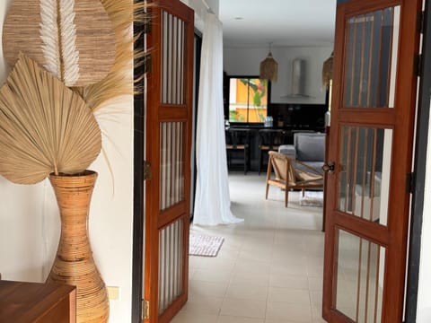 The Orange Villa Near Beach 時尚家庭別墅提供免費接送服務 Villa in Kamala