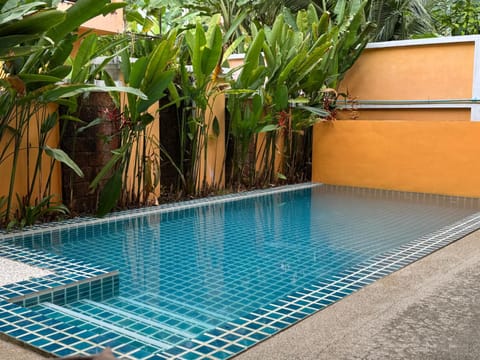 The Orange Villa Near Beach 時尚家庭別墅提供免費接送服務 Villa in Kamala