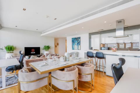 TV and multimedia, Kitchen or kitchenette, Living room, Dining area