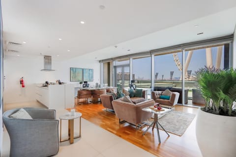 View (from property/room), Balcony/Terrace, Living room