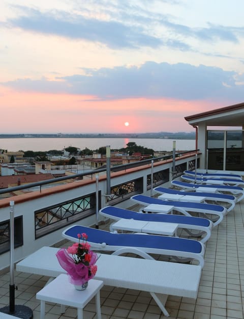 Balcony/Terrace, Lake view, Sea view