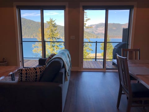 Living room, Seating area, Mountain view