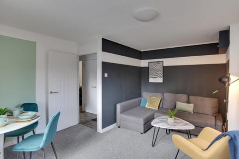 George Suite - Free Parking and WiFi Condo in Chelmsford