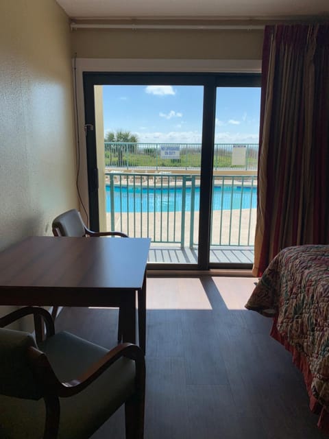 Seating area, Pool view