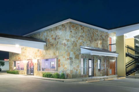 Super 8 by Wyndham San Antonio Near Fort Sam Houston Motel in San Antonio
