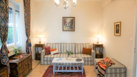 A Happy Stay at Edem Beach by Athenian Homes Condo in Alimos