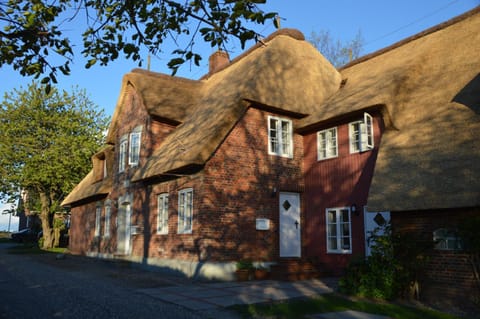 Facade/entrance, Facade/entrance