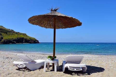 The Stone Beach House in the area of Kampi, Koundouros House in Kea-Kythnos