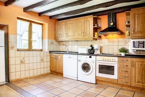 6 bedrooms house with furnished terrace and wifi at Valcarlos House in French Basque Country