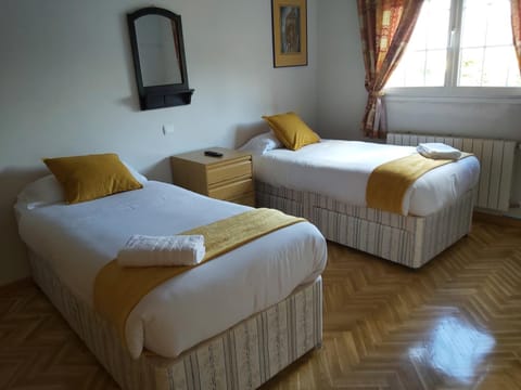 Chalet Avila Rooms Bed and Breakfast in Madrid