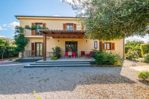 Property building, Facade/entrance, Garden