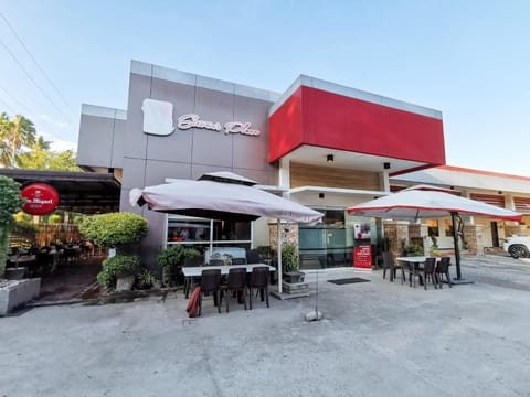 Reddoorz Plus near Robinsons Place Gensan Hotel in Davao Region