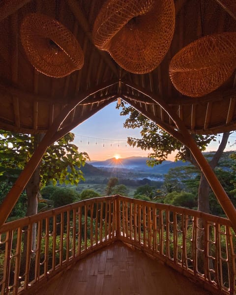Bird Hills Bamboo House Natur-Lodge in Sidemen