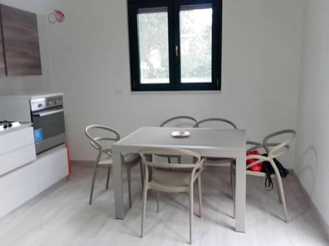 One bedroom apartement with city view enclosed garden and wifi at Carovigno 7 km away from the beach Appartement in Carovigno