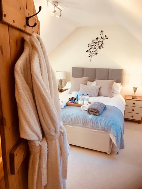 Bed, Coffee/tea facilities, Decorative detail, Bedroom