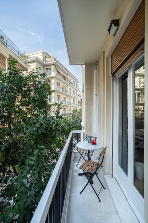 A Short Walk to Syntagma and Plaka by Athenian Homes Condominio in Plaka